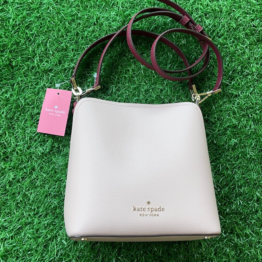 Kate Spade Darcy Small Bucket Crossbody - Picture 1 of 16